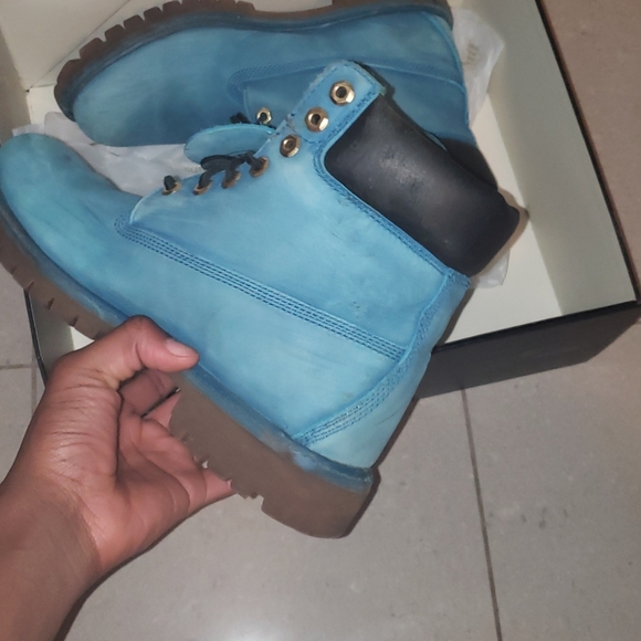 Blue Special Edition Timberlands - Picture 6 of 7